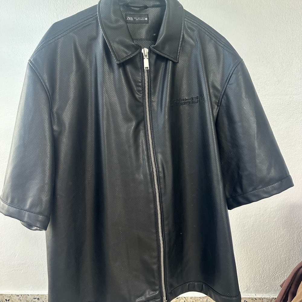 Zara Black Short-Sleeve Faux Leather Zip Shirt Jacket